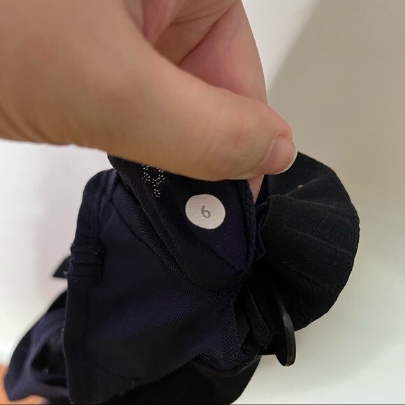 3/$30 Lululemon Get Fit Tank Top Heathered Deep Indigo Women’s Size 6 - Picture 9 of 12